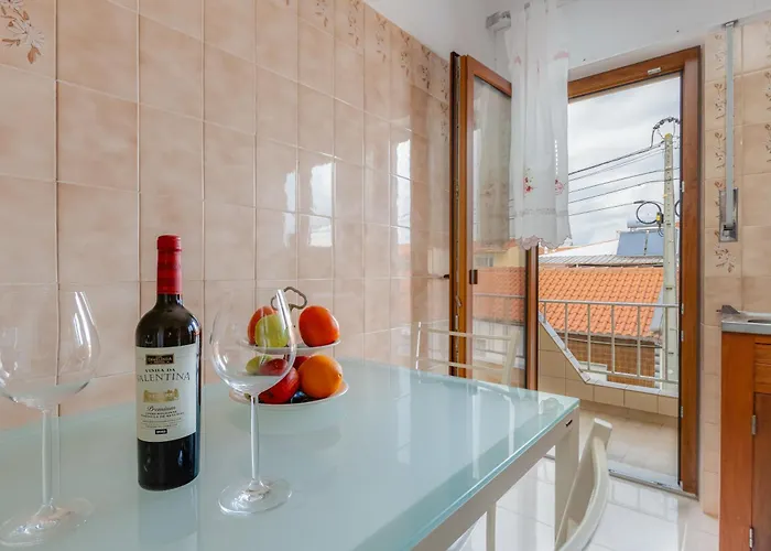 4 Family & Friends - Your Seaside Charm!