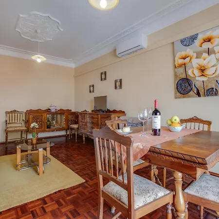 4 Family & Friends - Your Seaside Charm!