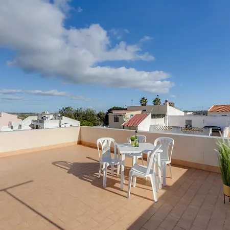 4 Family & Friends - Your Seaside Charm!